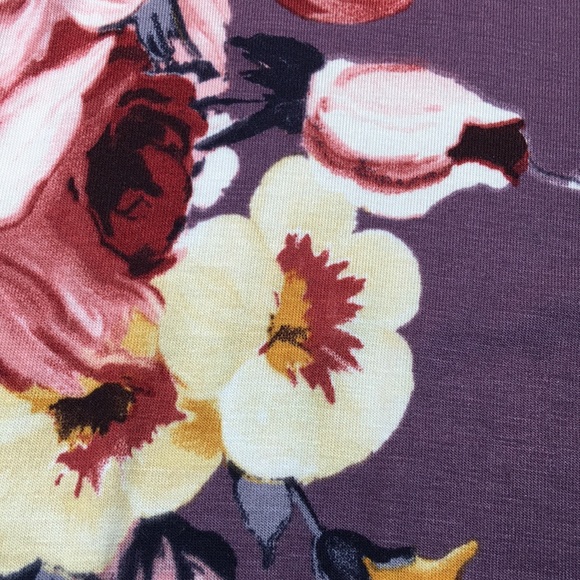 New lavender floral twist front long sleeve top - Picture 5 of 8